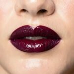 Batom vinho intenso: descubra como escolher e arrasar com essa cor poderosa