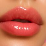 Gloss plumping: descubra o segredo para lábios volumosos e irresistíveis hoje