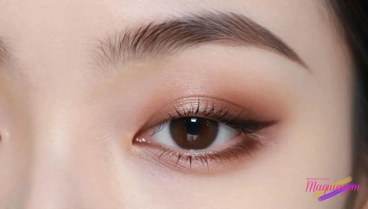 Dicas para combinar a sombra marrom quente esfumada com diferentes estilos e ocasiões