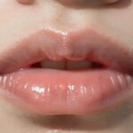 Lábios naturais com leve brilho: descubra o segredo para um visual radiante e sutil